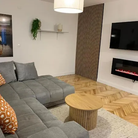 Luxury Ivo With Jacuzzi Near The - Two Bedroom