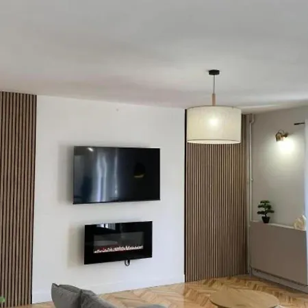 Luxury Ivo With Jacuzzi Near The - Two Bedroom *