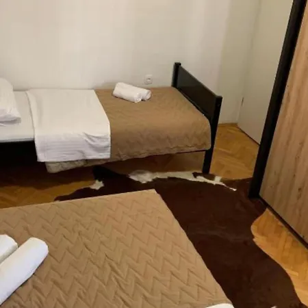 아파트 Luxury Ivo With Jacuzzi Near The - Two Bedroom 포드스트라나